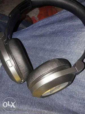 Jbl E40bt bluetooth headphones, hardly used in