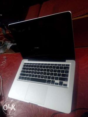 MaCBook Pro i5 Brand new condition 8 gb ram, 500gb hdd,