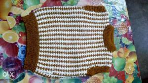 New woolen hand made half sleeve sweater brown and white