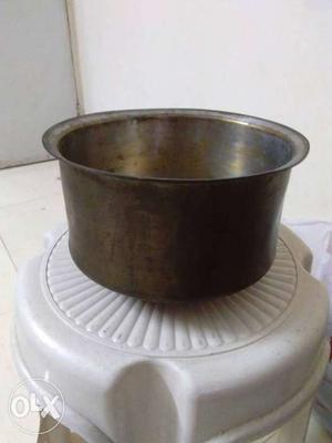 Only genuine buyers msg. Pl.this is a used peetal vessel.