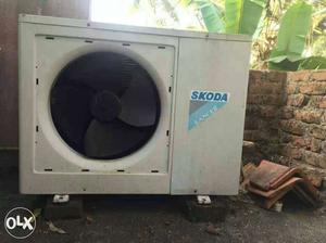 Split Ac with stabilizer Rs /- good condition