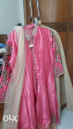 Stylish suit from Seasons for festival wear Medium size.