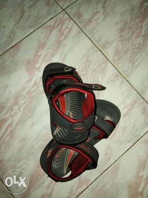 Toddler's Pair Of Black-red Slide Sandals