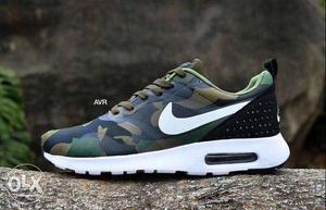 Unpaired Green And Gray Camouflage Nike Air Max Shoe