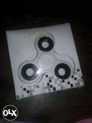 White 3-blade Fidget Spinner With Box