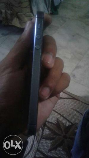 16 gb iphone5s in good condition