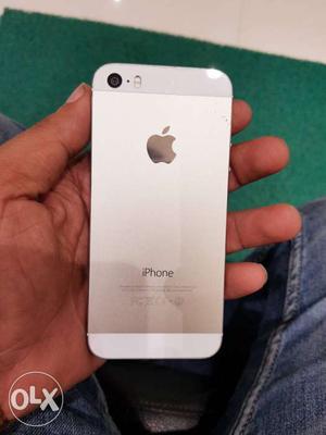 IPhone 5s.32gb.gold colour.32gb.original charger