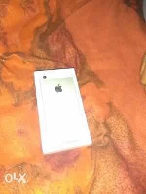 IPhone 5s in good condition with charger n box