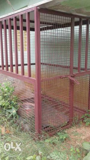 Red Metal Dog Kennel