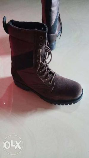 Combat boot for sale.. not used... size chadaba g