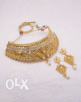 Gold-colored And Silver-colored Bib Necklace And Hook