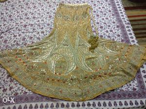 Golden and Red wedding lehnga in perfect