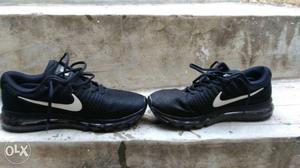 Nike AirMax(original shoes) Size 9 n 9.5 No
