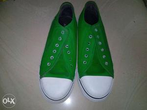 Rebook Pair Of Green-and-white Plimsolls. Size no-7