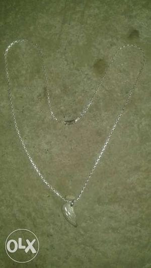 Silver-colored Chain-link With Heart Pendant Necklace