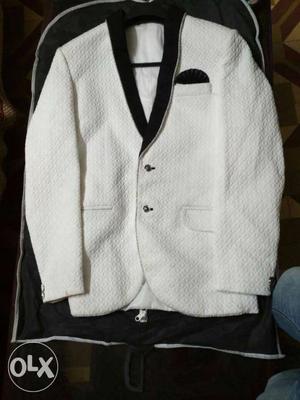 White colour blazer only 3 time used and I have purchased in