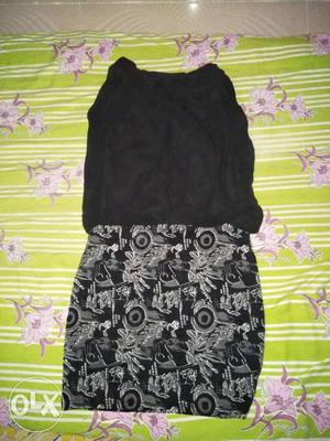 Women's Black And Gray 2-tone Floral Sleeveless Fitted Dress