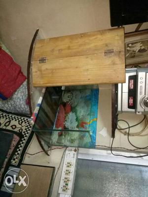 1.5 foot sized fish tank for sell includes air