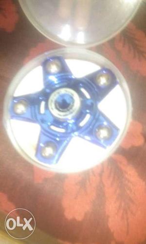Blue Metal 5-blade Fidget Spinner With Plastic Case