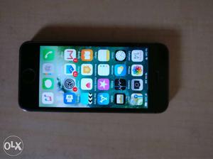 I phone 5s 16GB in good working condition.