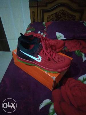 Black And Red Nike Running Shoes With Box