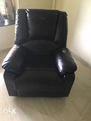 Its Sofa Recliner 3+1+1 along with helix center
