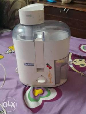 Juicer brand new mint condition interested people