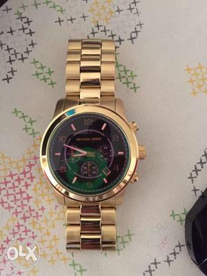 New micheal kors watch..got it as a gift..never