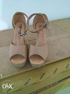Pair Of Beige Leather Ankle Strap Heeled Sandals Size 36