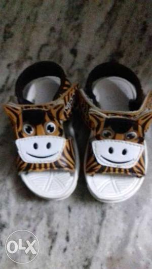 Toddler's Pair Of Brown-and-black Animal Sandals