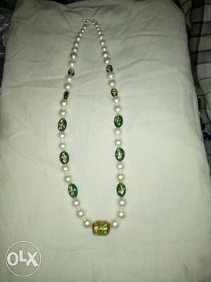 White And Green Beaded Necklace
