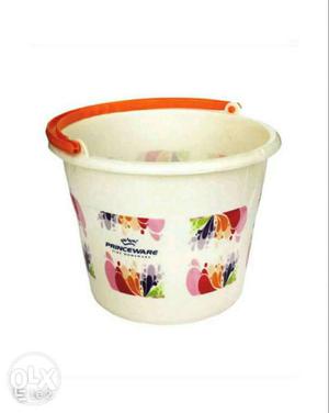 White And Red Plastic Bucket 5 lt