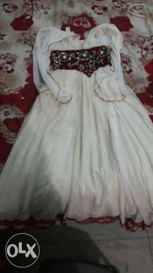 Women's White Long-sleeve Gown