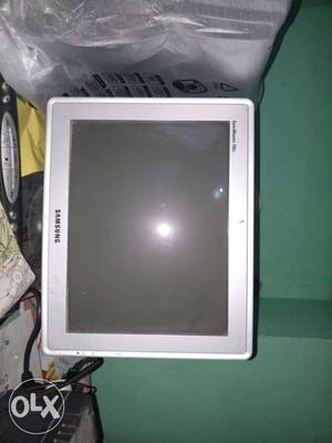 17inch Samsung CRT monitor. very good condition.