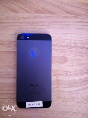 IPhone 5 16 GB Awtely mint condition and easy