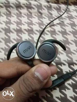 Mivi Bluetooth earphone.. original price 