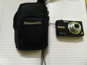 Panasonic Lumix 12mp camera!! In a good working