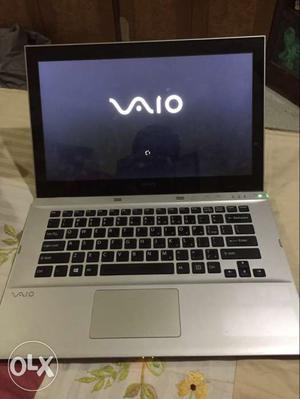 Sony Viao-Core i5, 4 gb, Touch Screen, mint
