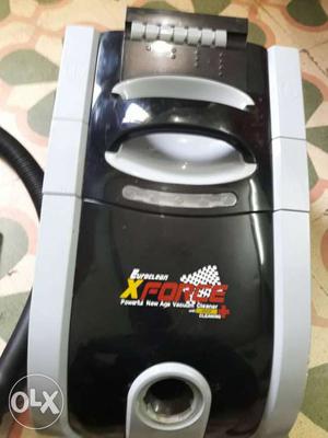 Vacuum Cleaner in good condition with all cleaning