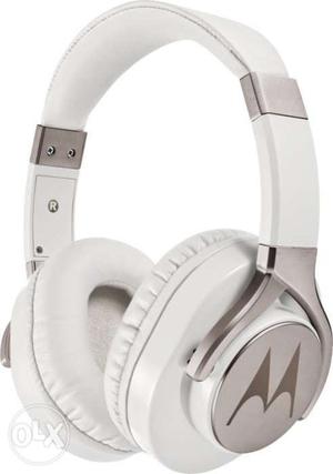 White And Grey Motorola Cordless Headphones