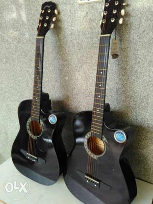 Acoustics guitars