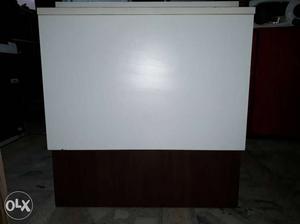Wooden counter good condition .020