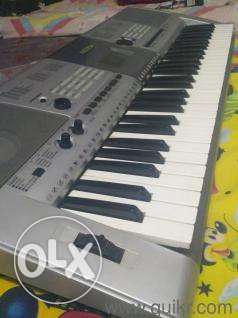 Yamaha psri425 keyboard