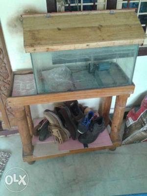 2×1 fish tank with.stand. top. motor. 6 month
