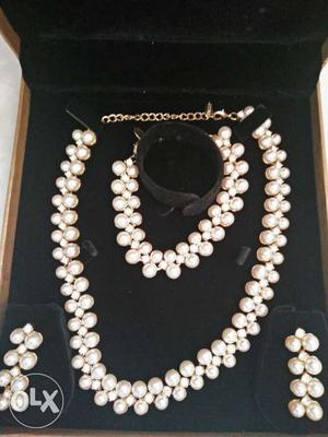Beautiful Pearl Set- Necklace,Bracle,Earings