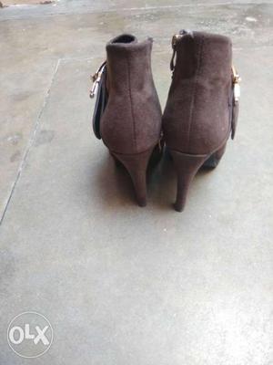 Fashion boots, coffee color, good condition, not
