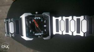 Fastrack watch only 1 day old with bill nd box