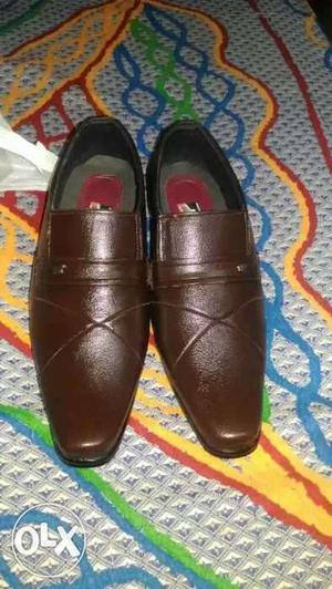 Men's Pair Of Brown Leather Dress Shoes
