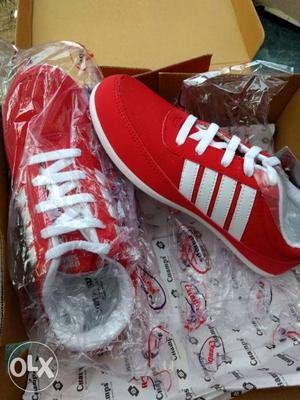 New girls shoes size 5/6 red in color