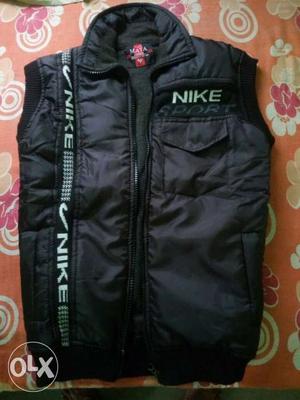 Orgnl Nike jacket its rough and tuff just 6days